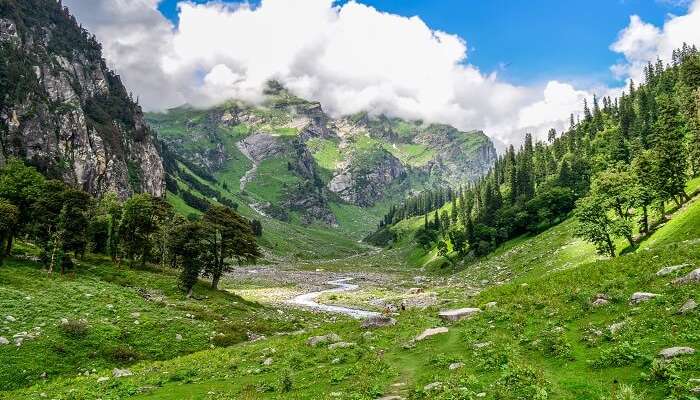 Sar Pass Trek – Trekking Across Parvati Valley’s Nature