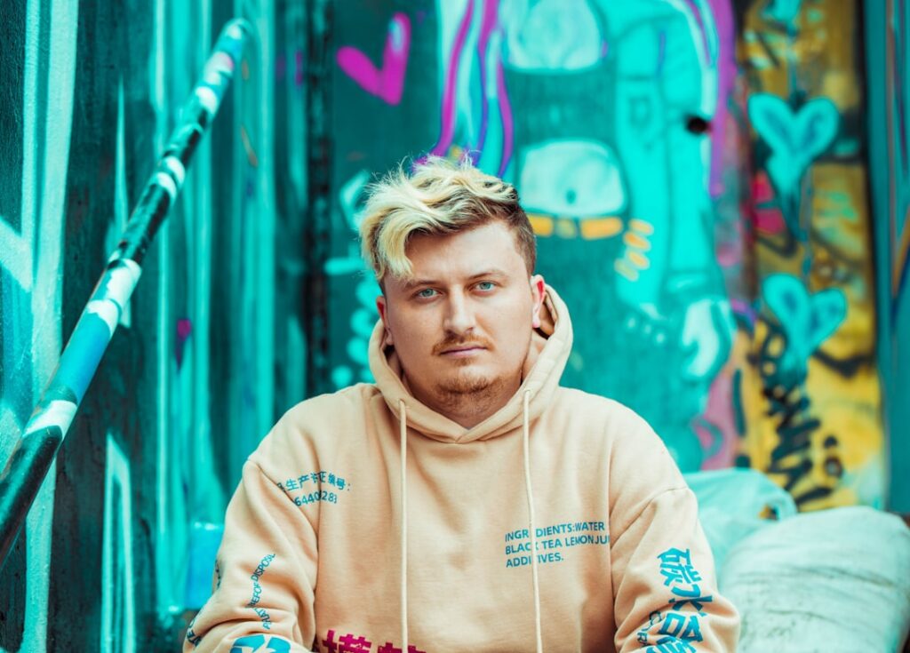 Get Cozy in Style with Aviator Nation Sweatshirts